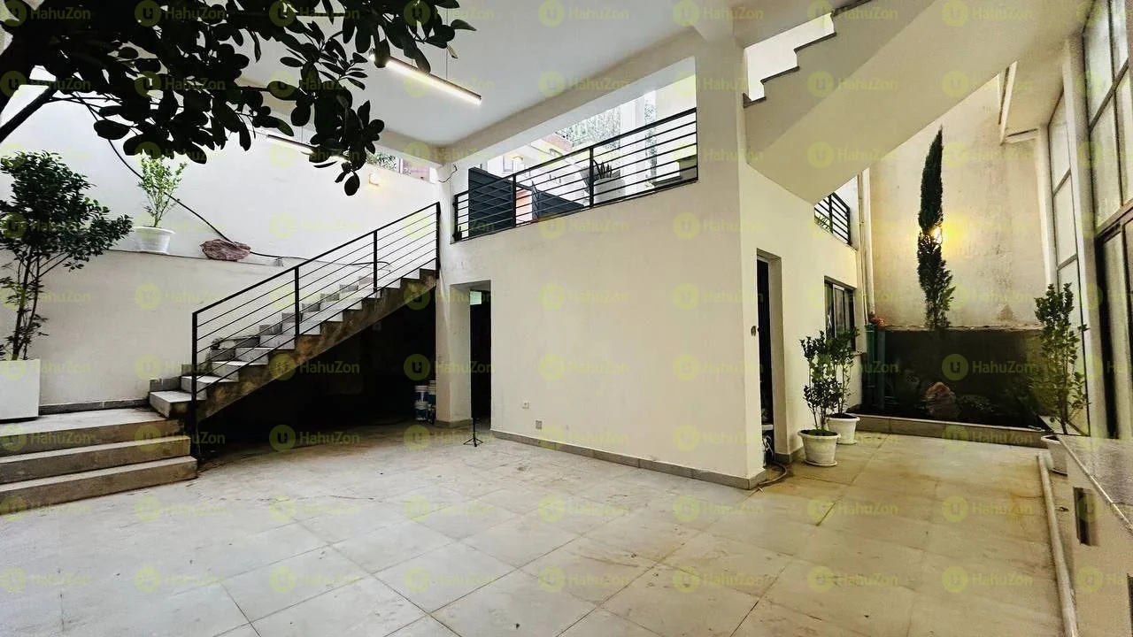 175 ካሬ የሚሸጥ G+2 ቤት በመገናኛ