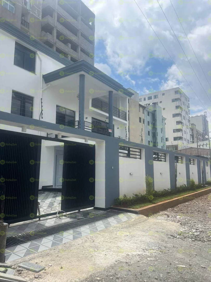 400 ካሬ የሚሸጥ G+2 ቤት በአያት