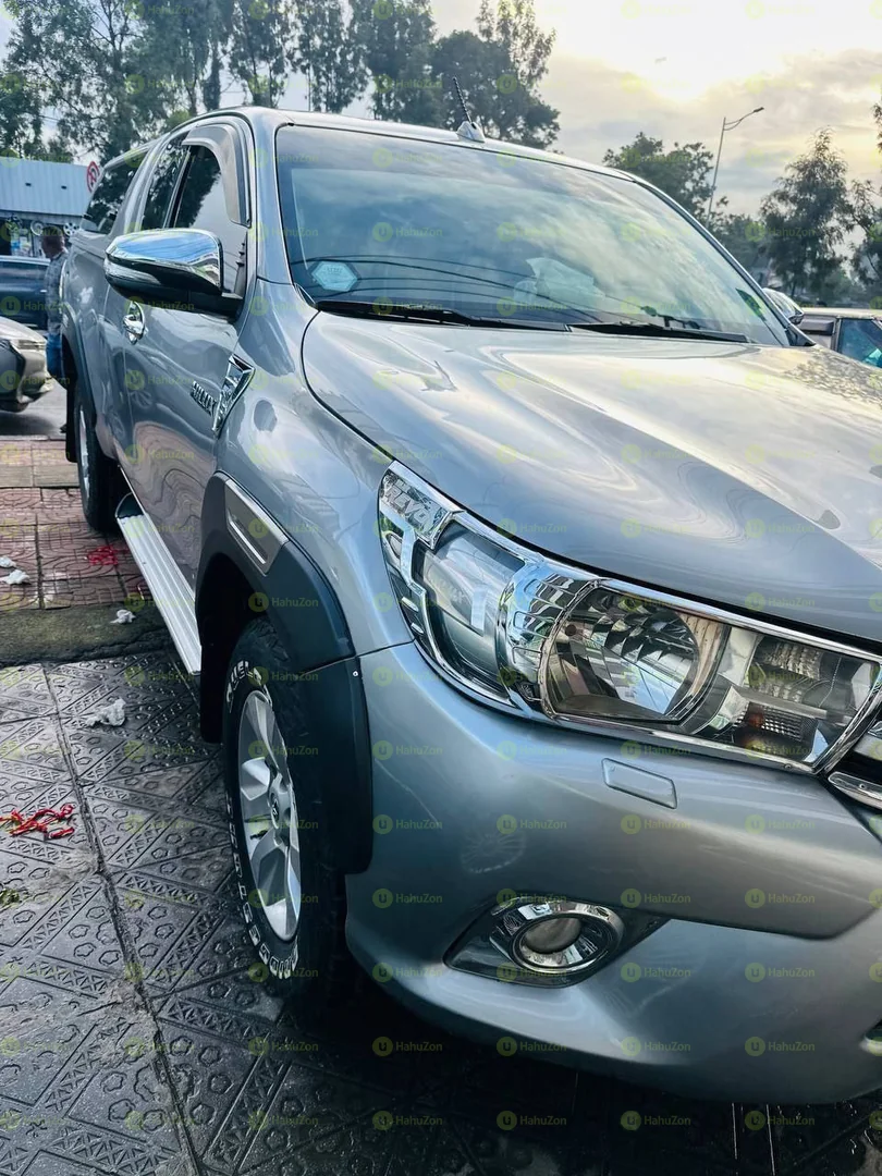 2017 Model-Toyota Hilux Revo Cap