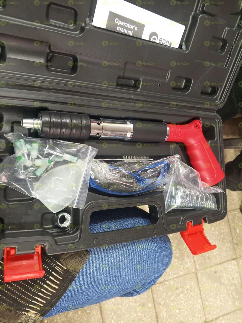 ማንዋል ሪቤት መምቻ ሚስማር