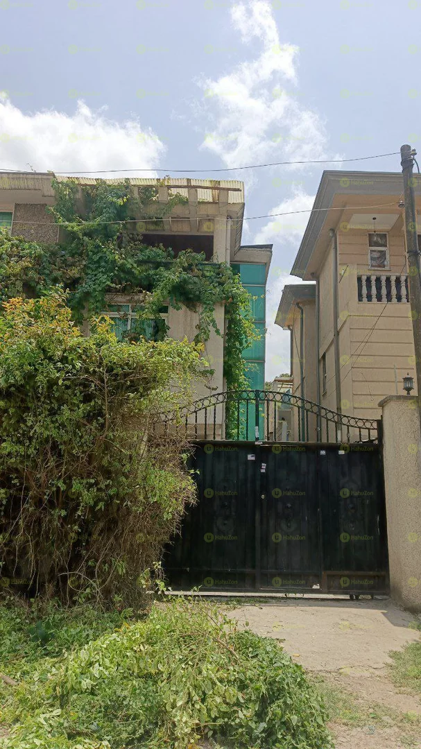 250 ካሬ የሚሸጥ G+2 ቤት በለቡ