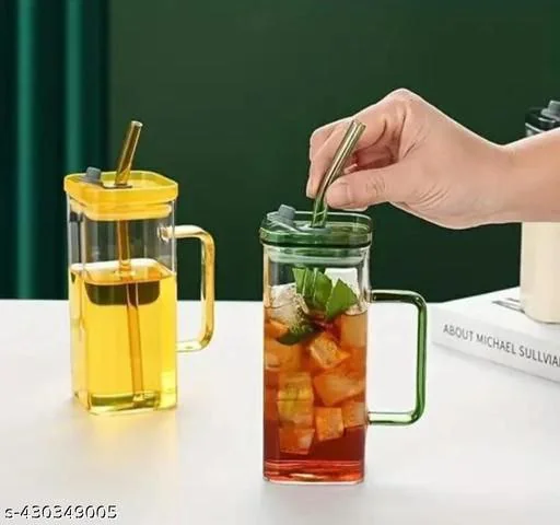 ዘመናዊ ስትሮ ያላቸው የብርጭቆ ማግ