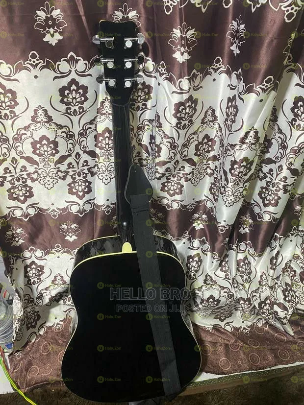 Yamaha Box Guitar