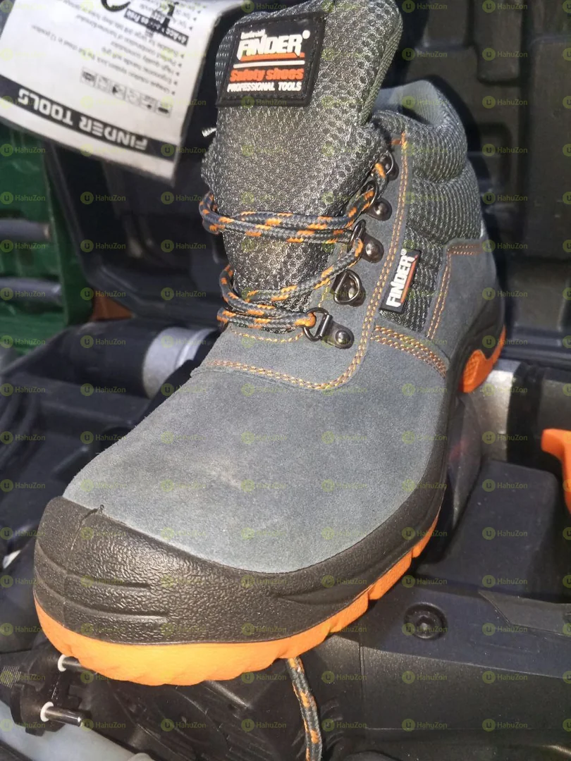 ኦርጀናል የፋይንደር ጫማ