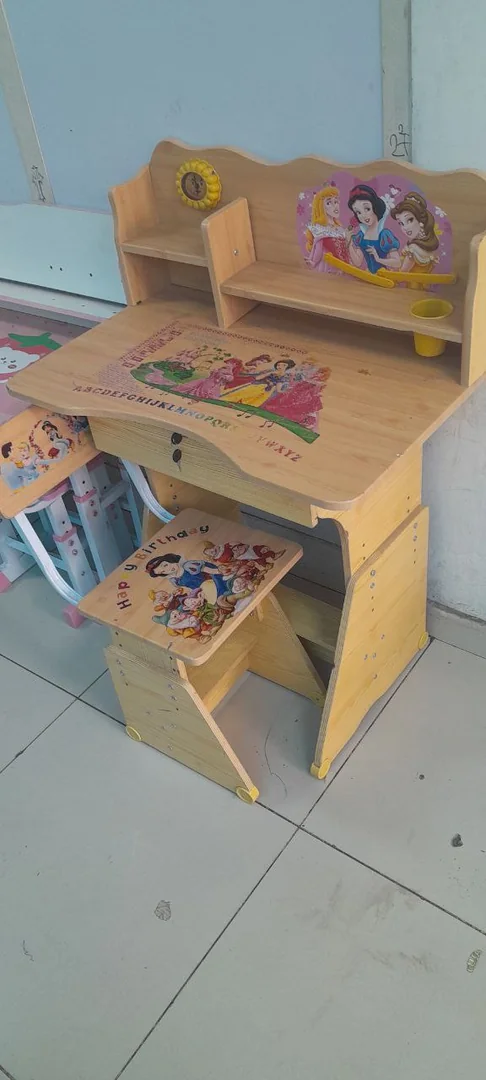 Children's Study Table And Chair