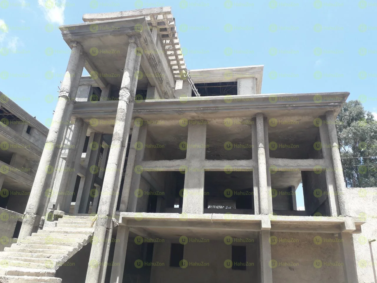 590 ካሬ የሚሸጥ G+3  ቤት በሲኤምሲ