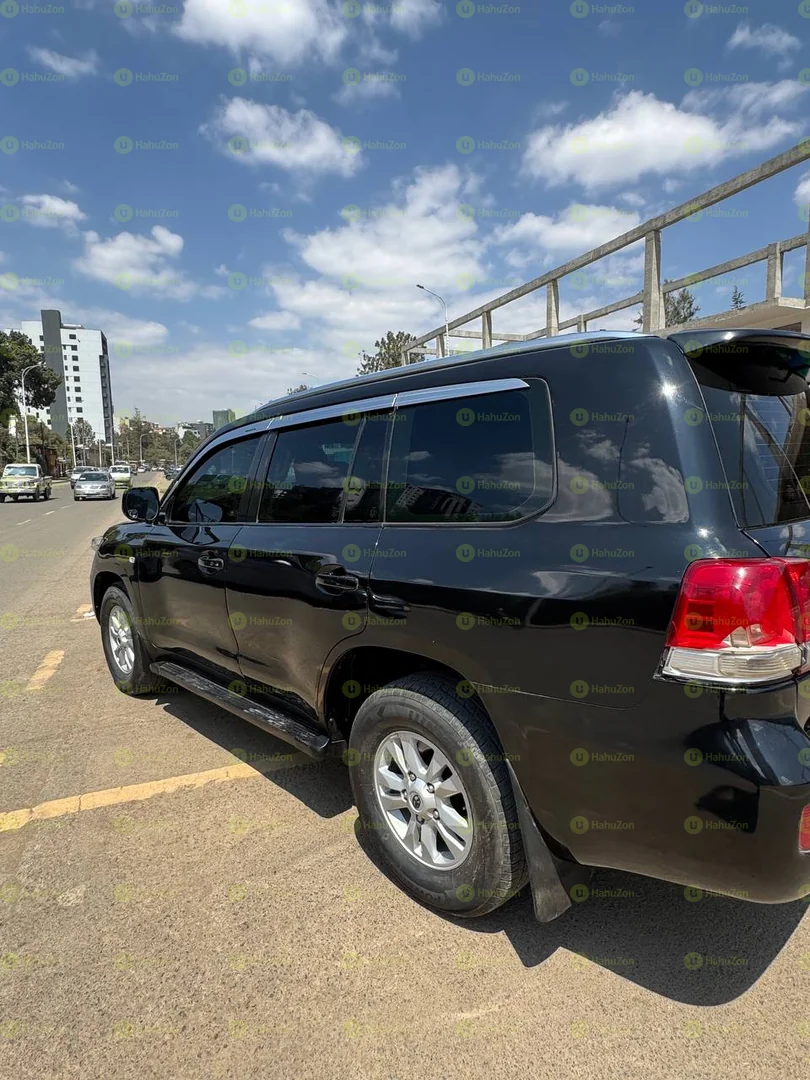 2010 Model-Toyota Land Cruiser Prado