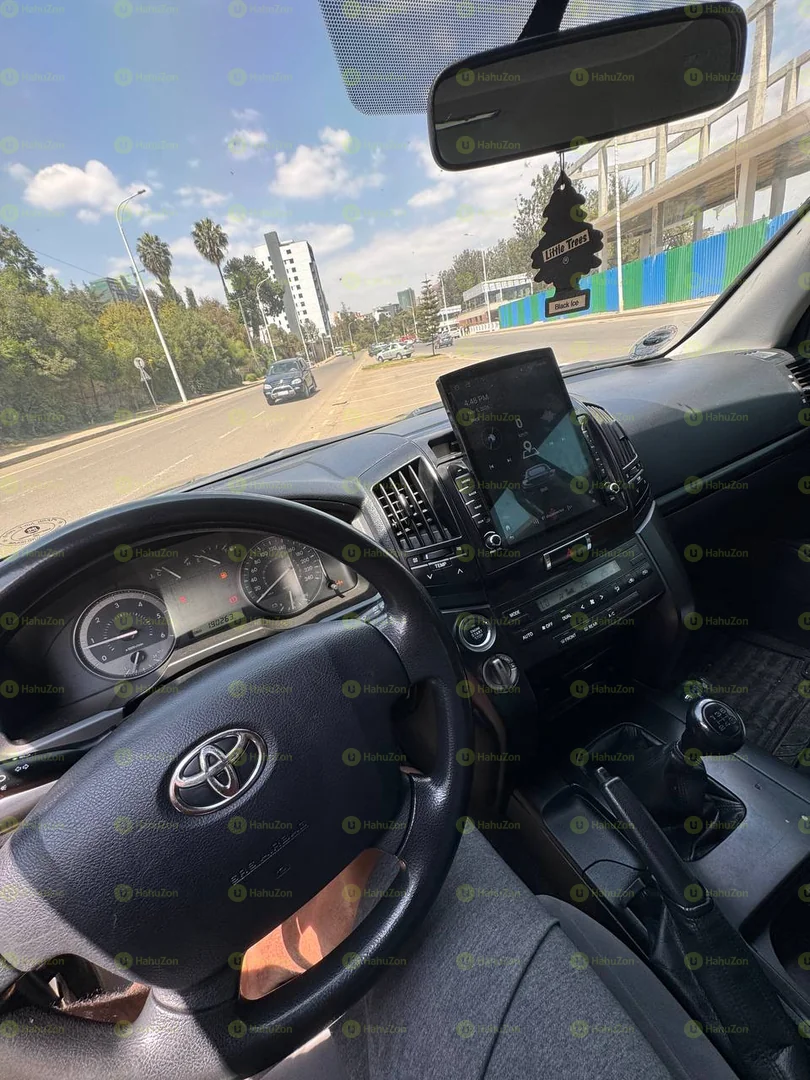 2010 Model-Toyota Land Cruiser Prado