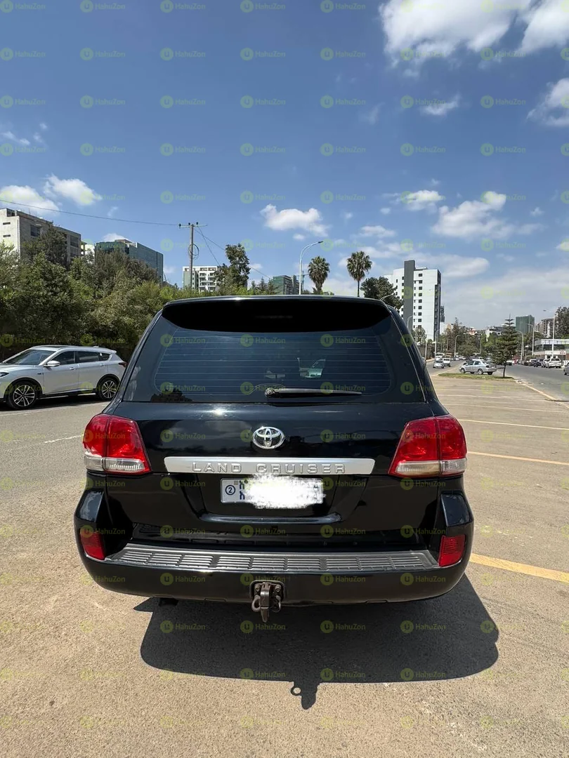 2010 Model-Toyota Land Cruiser Prado