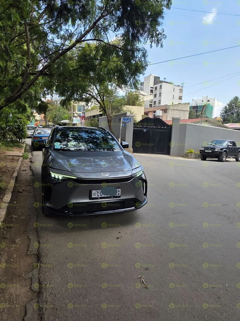 2023 Model-Toyota BZ4X EV 2WD