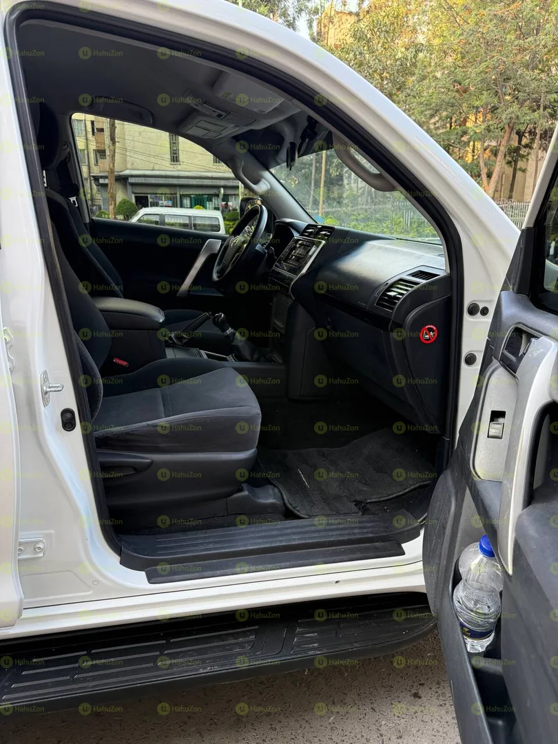 2019 Model-Toyota Land-cruiser Prado