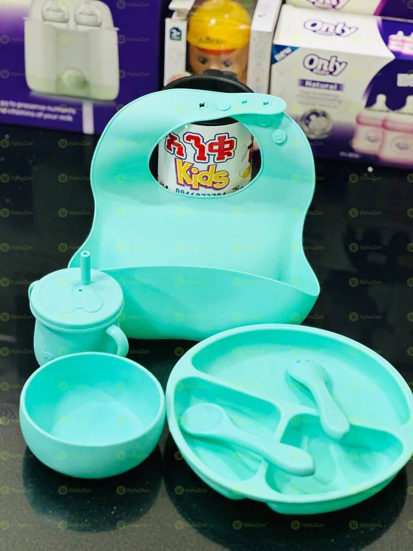 ከሲልከን የተሰራ የልጆች መመገቢያ  ሙሉ ሴት