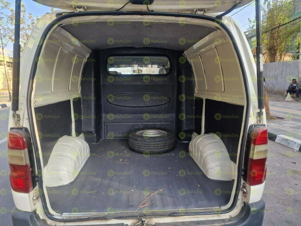 1999 Model-Toyota Hiace Dolphin