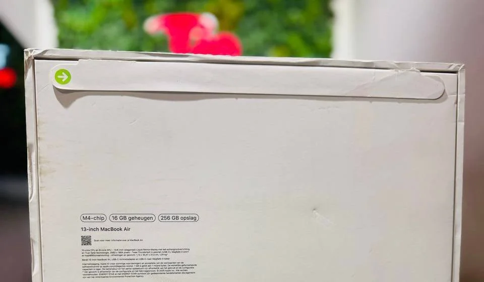 MacBook M4 Air 13 inch M4 chip