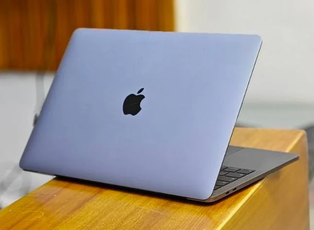 Macbook Pro 201913.3 inch Intel Core i5 Laptop