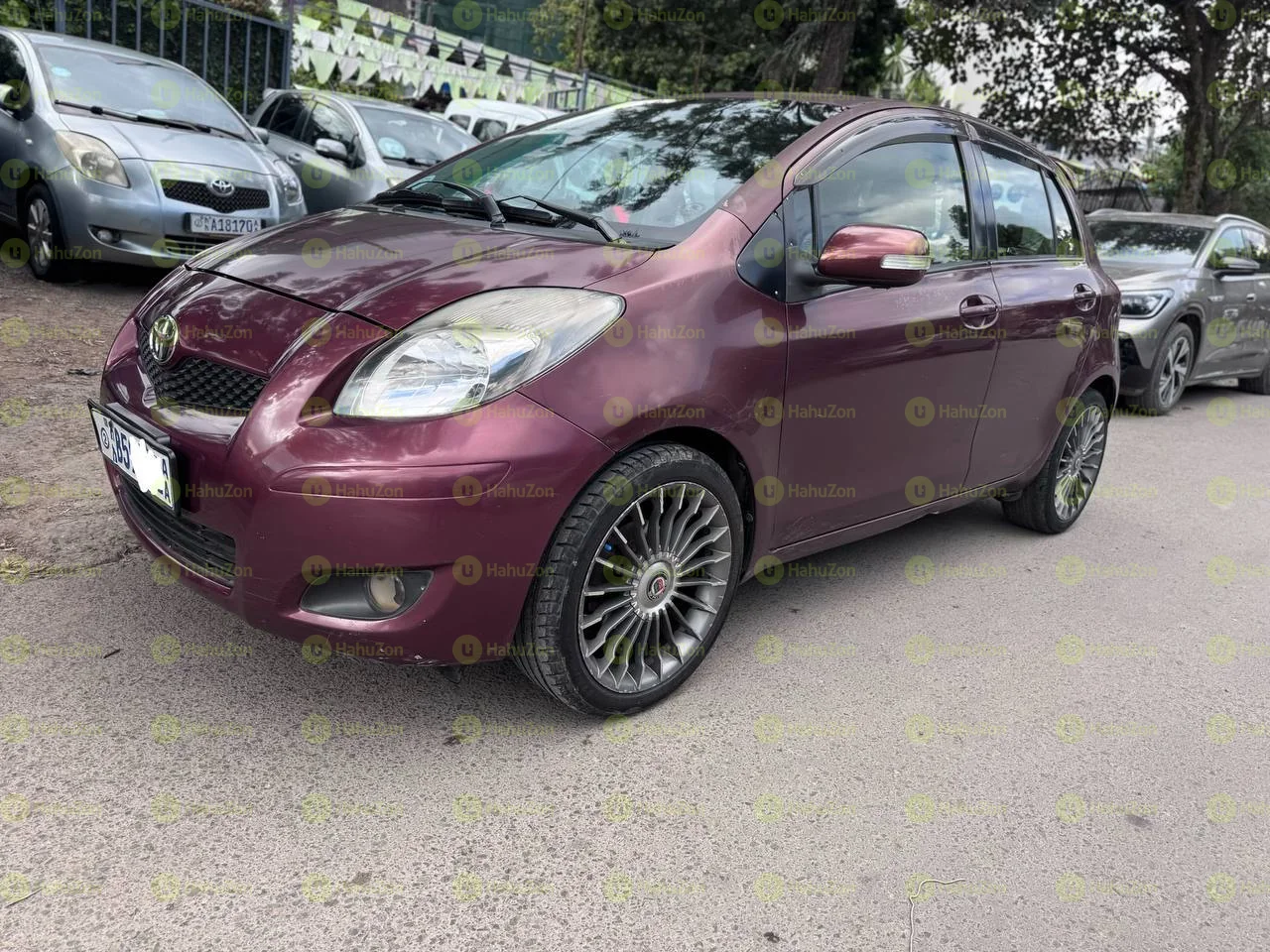 2010 Model-Toyota Yaris Compact