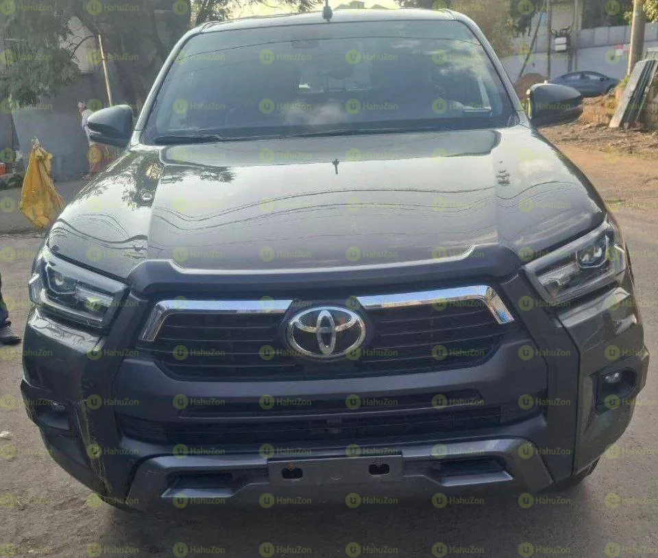 2022 Model-Toyota Hilux invisible Double Cup