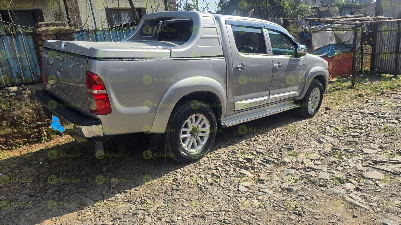 2015 Model-Toyota Hilux