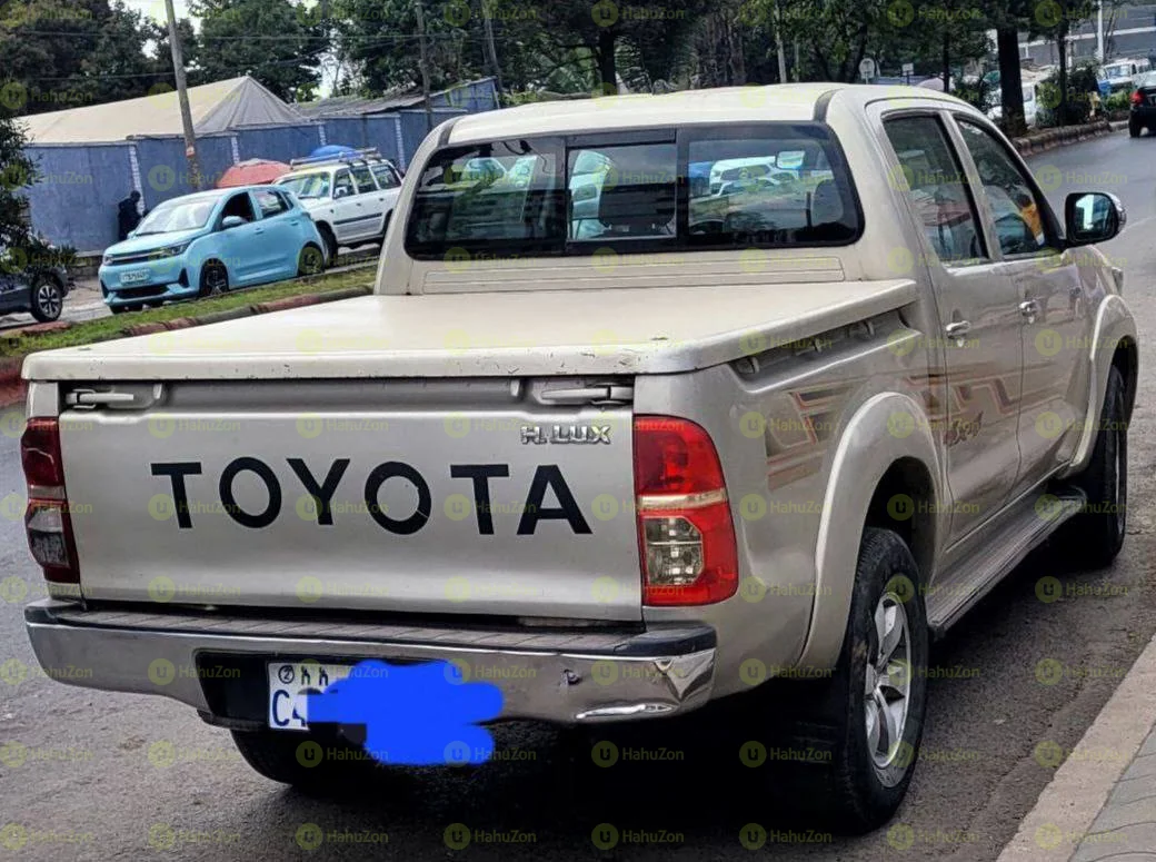 2014 Model-Toyota Hilux Dubble Cab