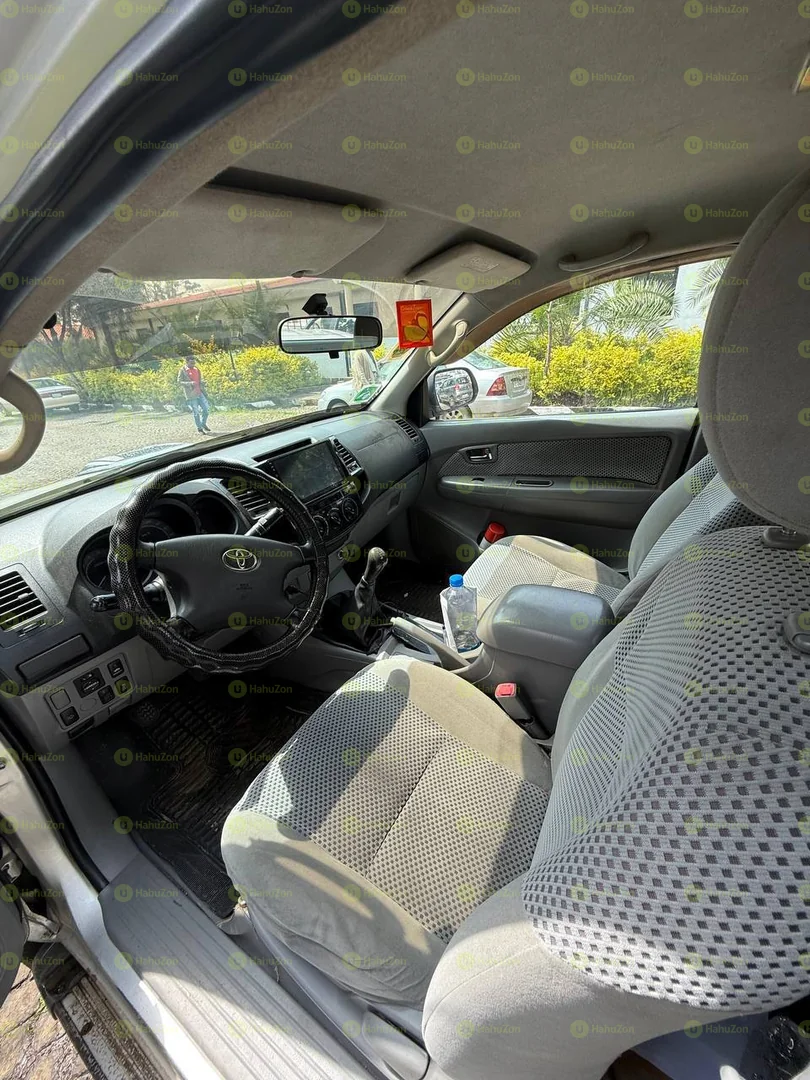 2010 Model-Toyota Hilux