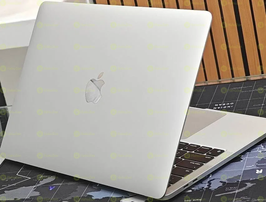MacBook M2 Pro Laptop