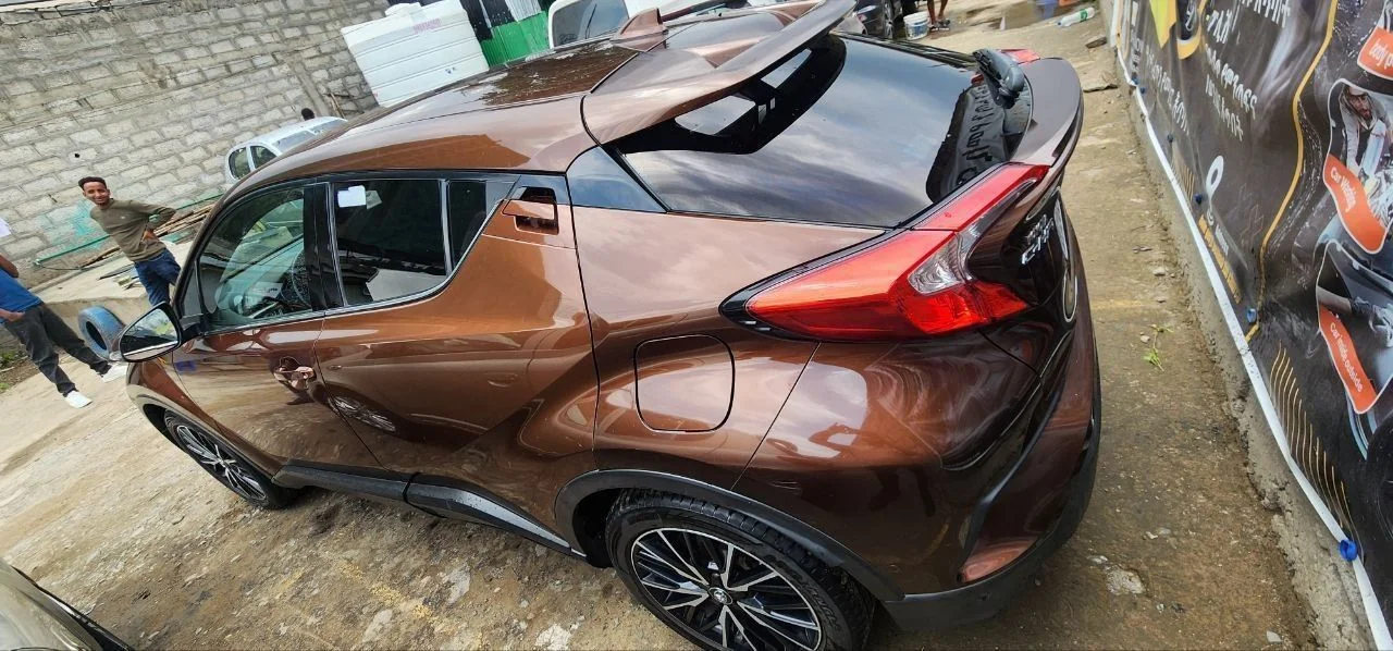 2017 Model-Toyota Ch-R