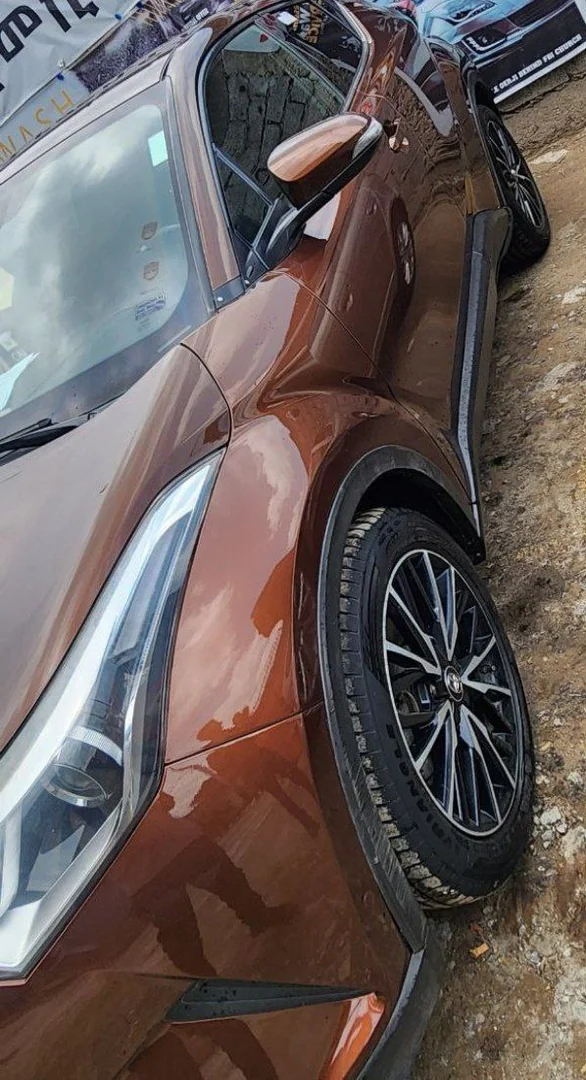 2017 Model-Toyota Ch-R