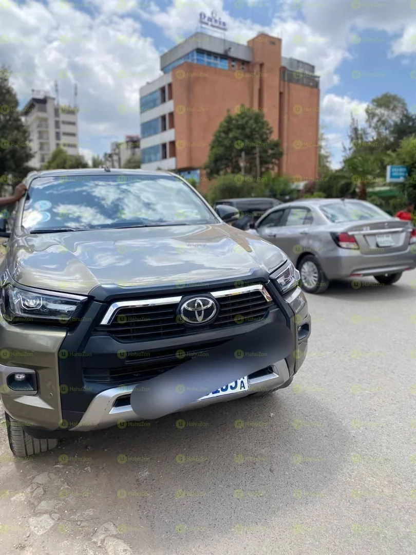 2021 Model-Toyota Hilux Invincible