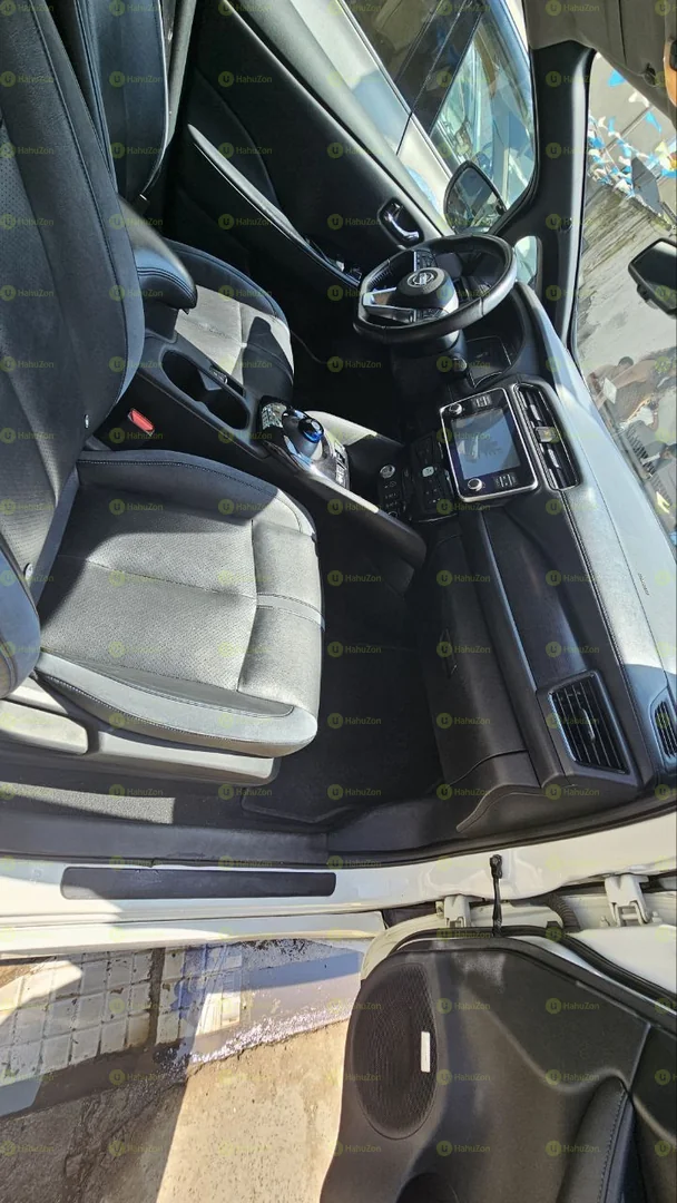 2022 Model-Nissan Leaf