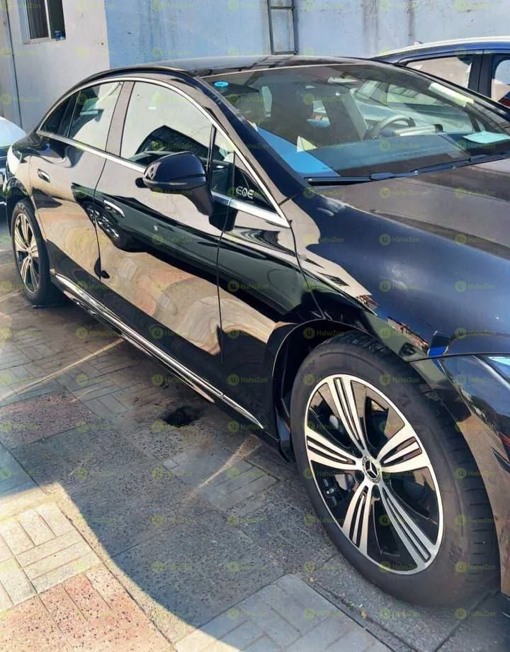 2024 Model-Mercedes Benz 𝐄𝐐𝐄 𝟓𝟎𝟎 4 Matic