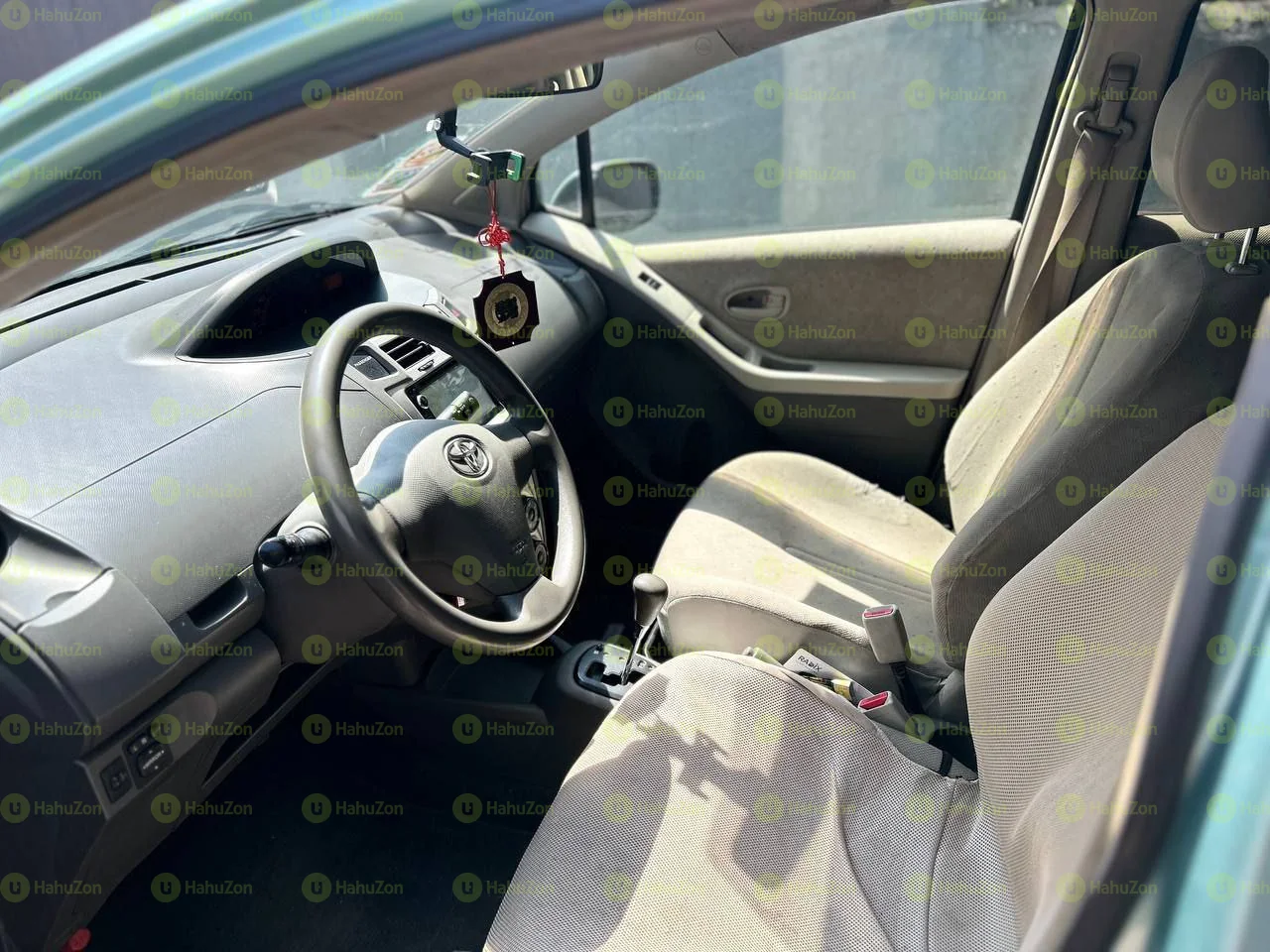 2010 Model-Toyota Yaris Compact