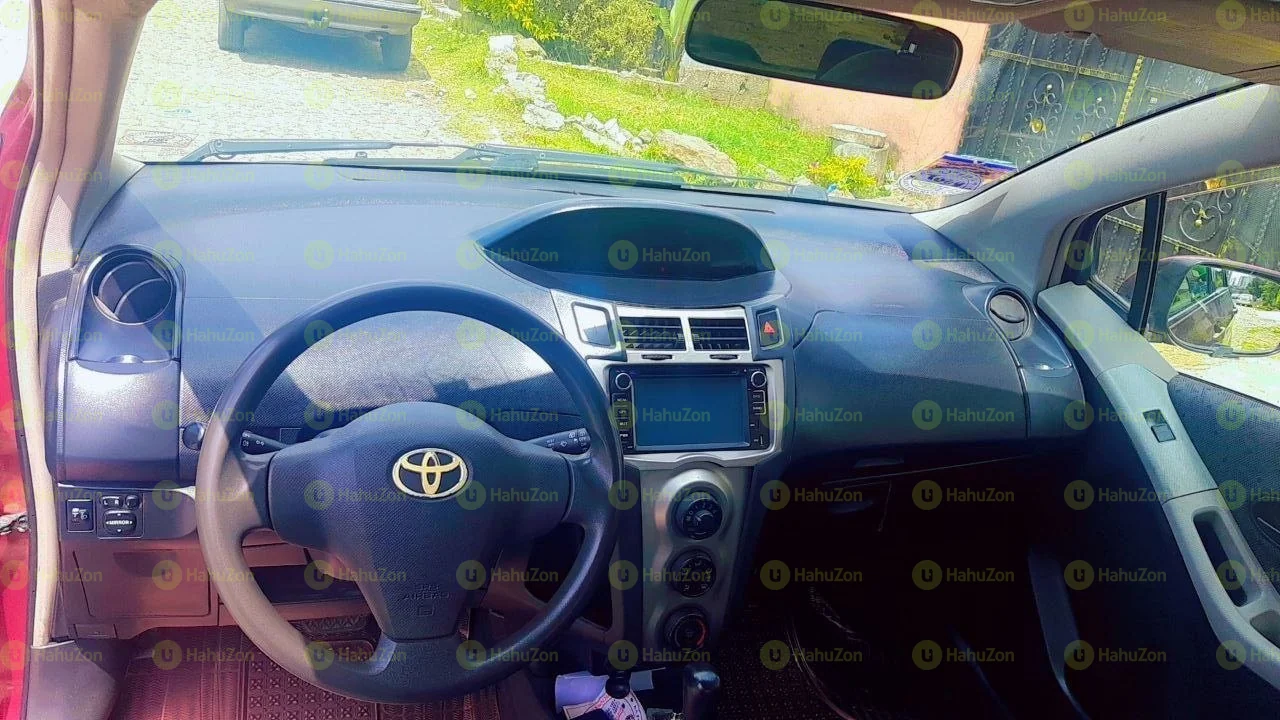 2010 Model-Toyota Yaris Compact