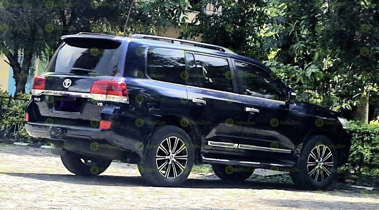2017 Model-Toyota Landcruiser V8 VXR