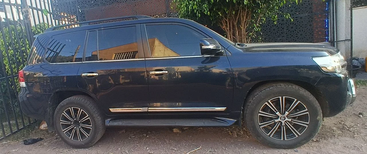 2017 Model-Toyota Landcruiser V8 VXR