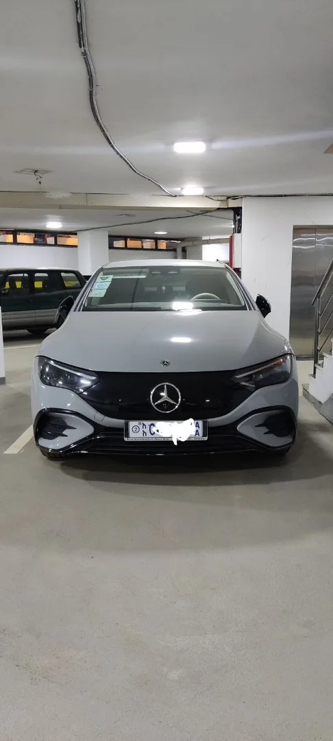 2024 Model-Mercedes EQE 300