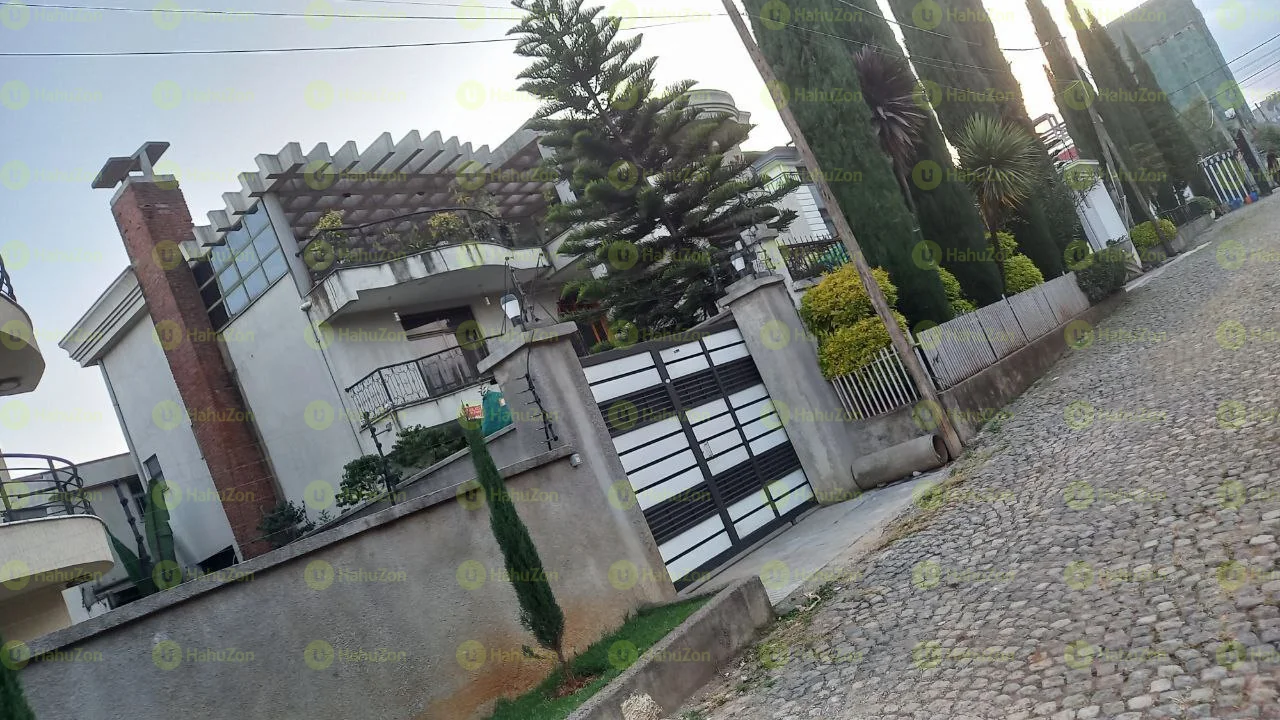 500 ካሬ የሚሸጥ G+2 ቤት በአያት ዞን