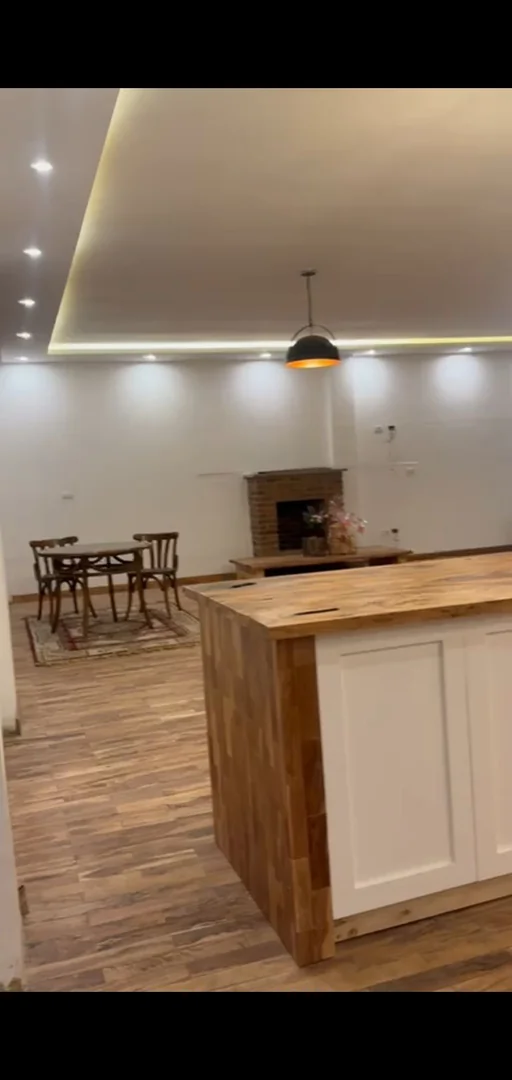 350 ካሬ የሚከራይ G+4  ህንጻ በመገናኛ