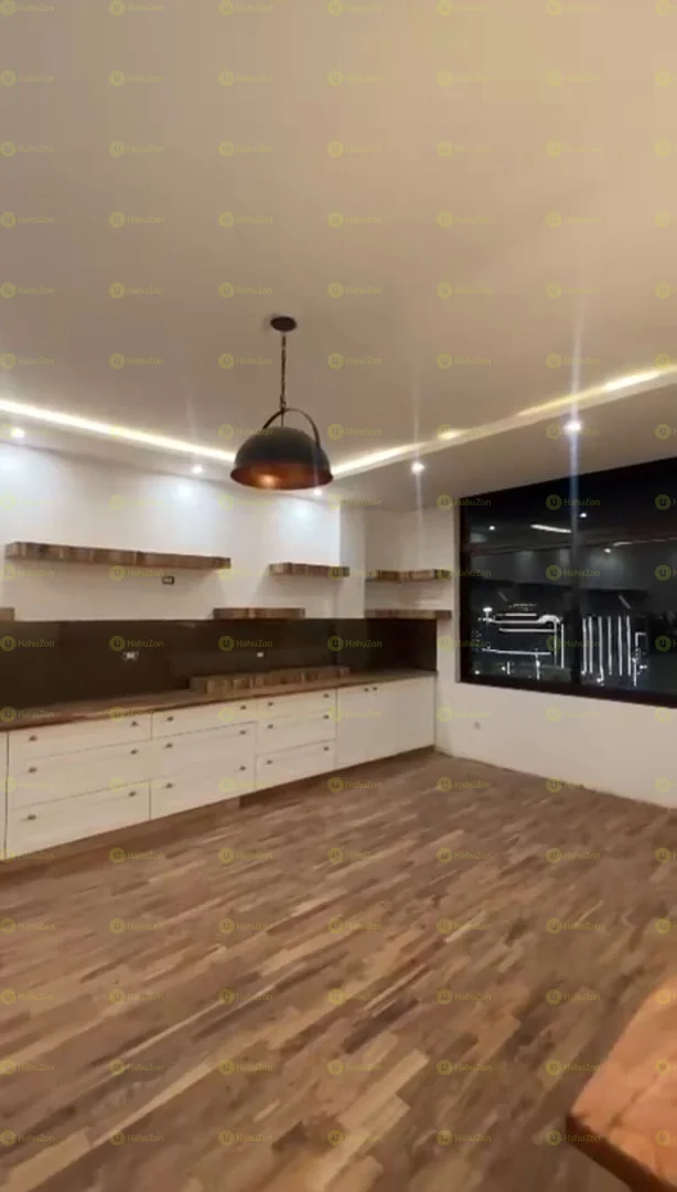 350 ካሬ የሚከራይ G+4  ህንጻ በመገናኛ