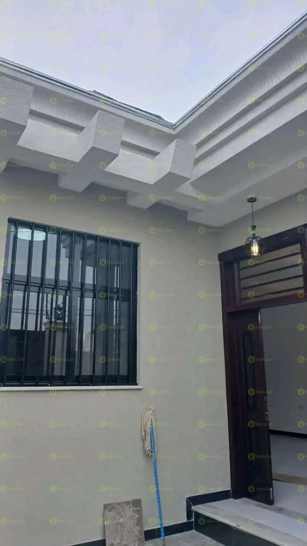 153 ካሬ የሚሸጥ ቪላ ቤት በሰሚት