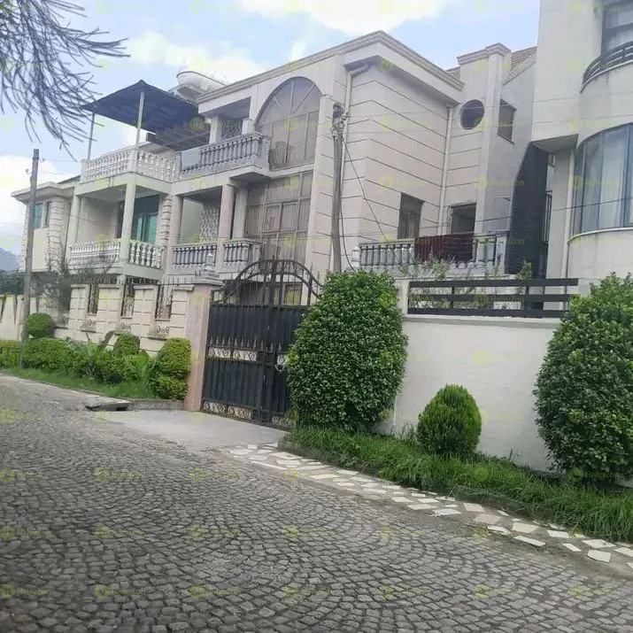 250 ካሬ የሚሸጥ G+2 ቤት በጀርመን አደባባይ