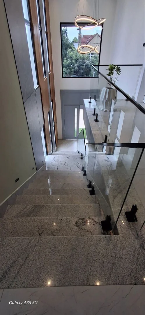 250 ካሬ የሚሸጥ G+2 ቤት በአያት