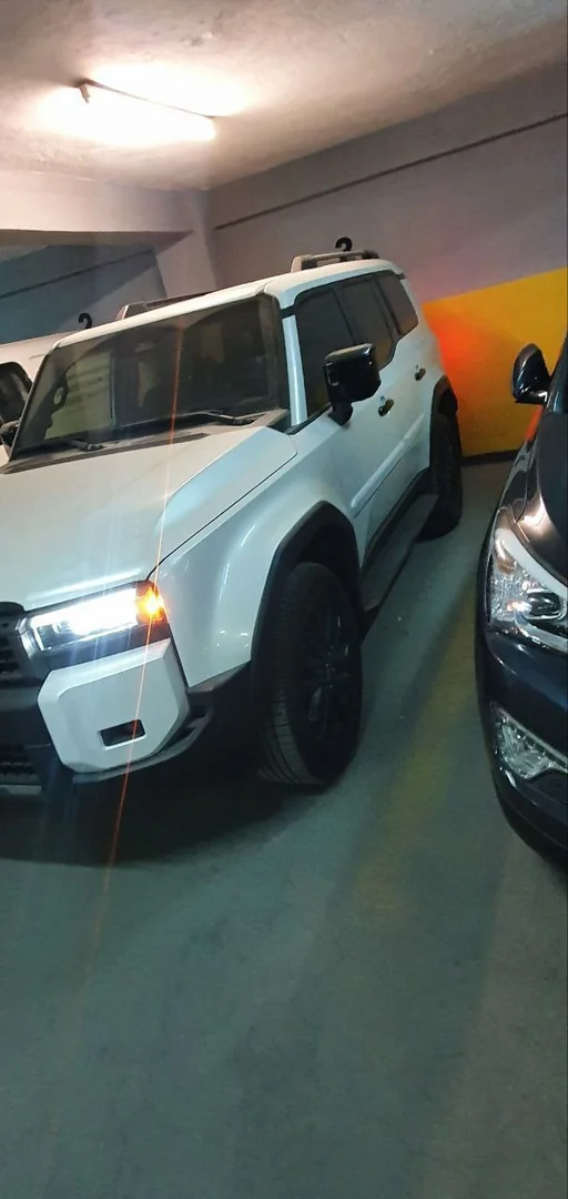 2025 Model-Toyota Landcruiser Parado