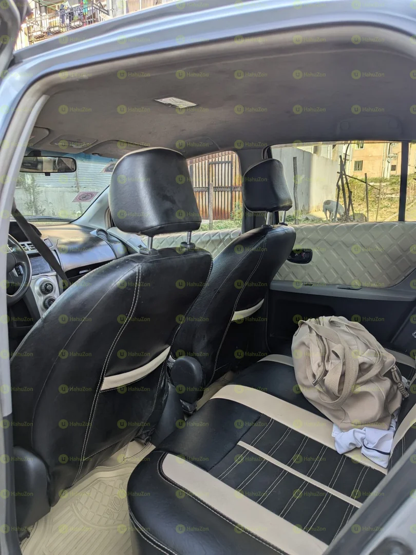 2009 Model-Toyota Yaris Compact