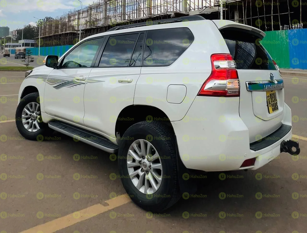 2015 Model-Toyota Land Cruiser Prado