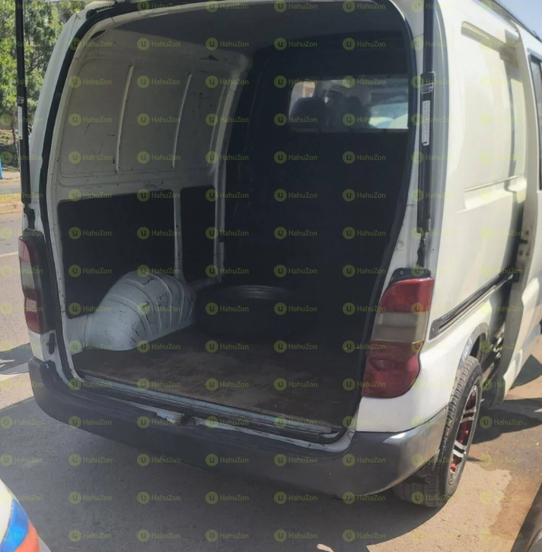 2005 Model-Toyota Hiace Dolphin