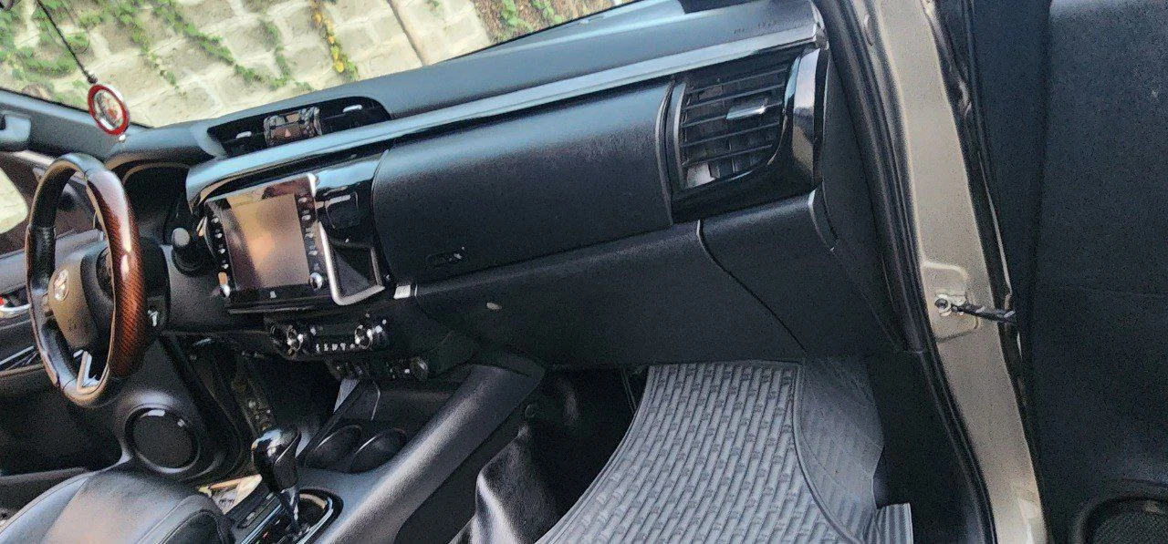 2022 Model-Toyota Hilux Invincible Dual-Cab