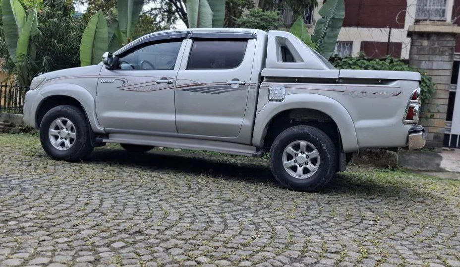 2012 Model-Toyota Hilux