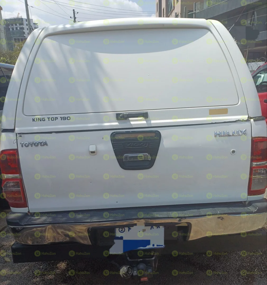 2012 Model-Toyota Hilux kin Cab