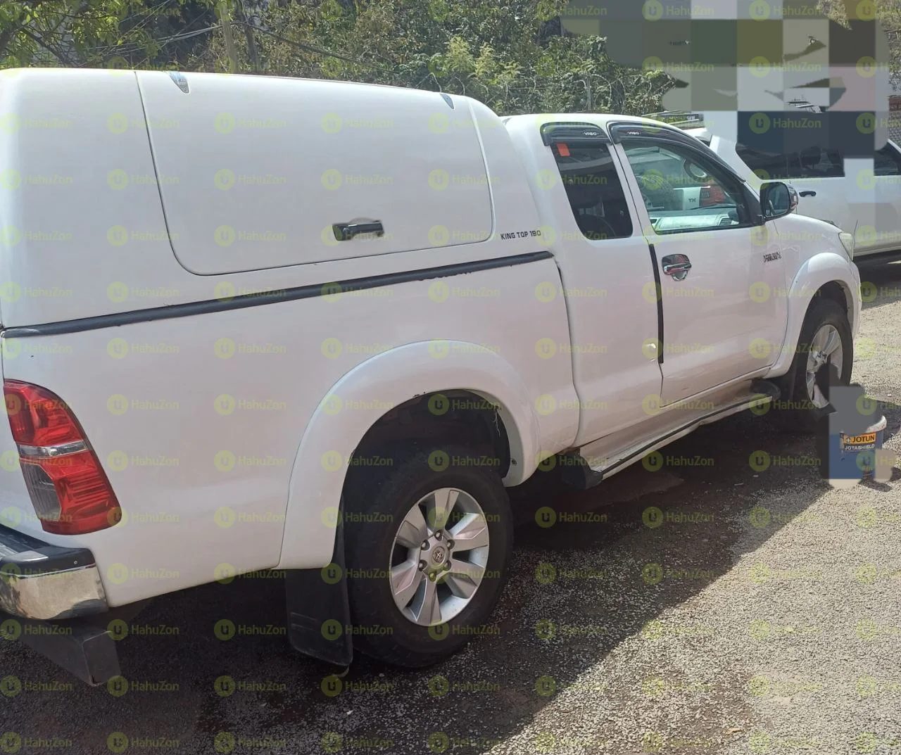 2012 Model-Toyota Hilux kin Cab