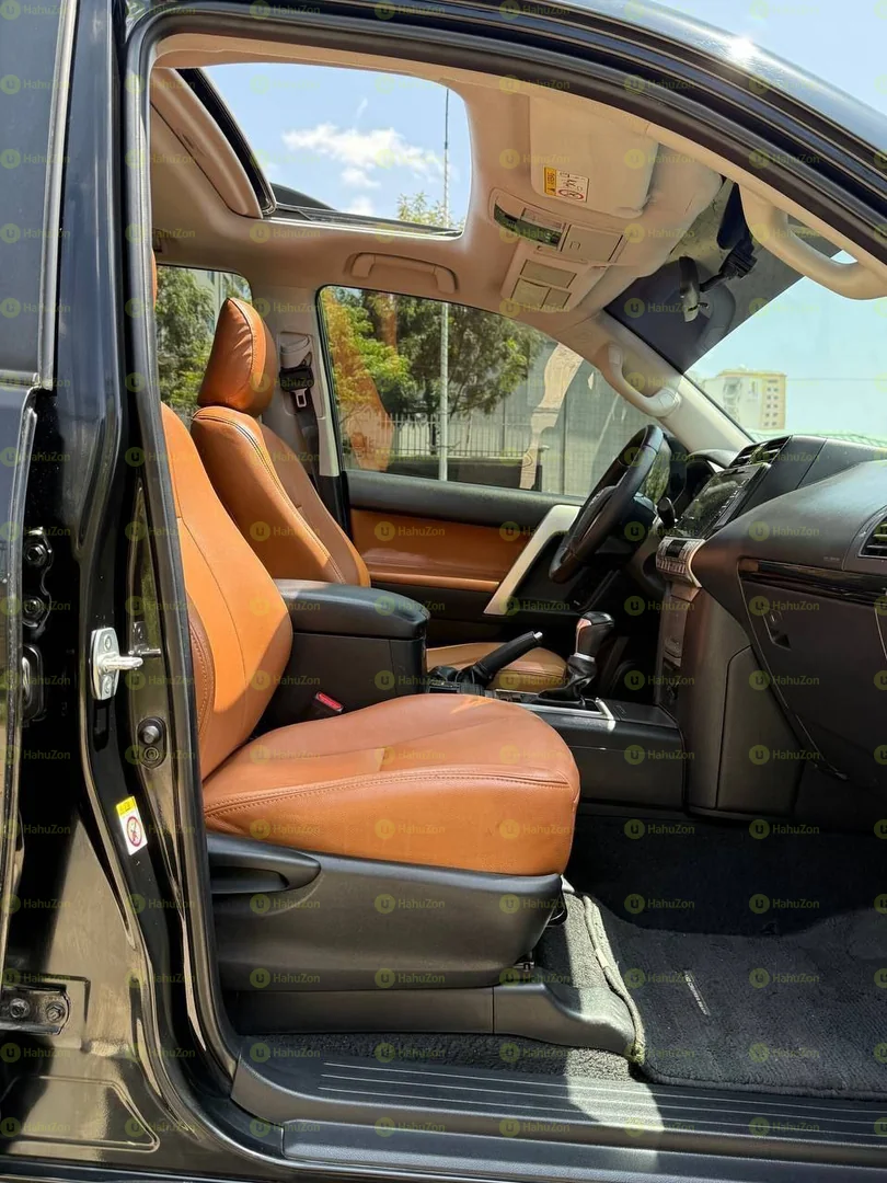 2020 Model-Toyota Land Cruiser Prado